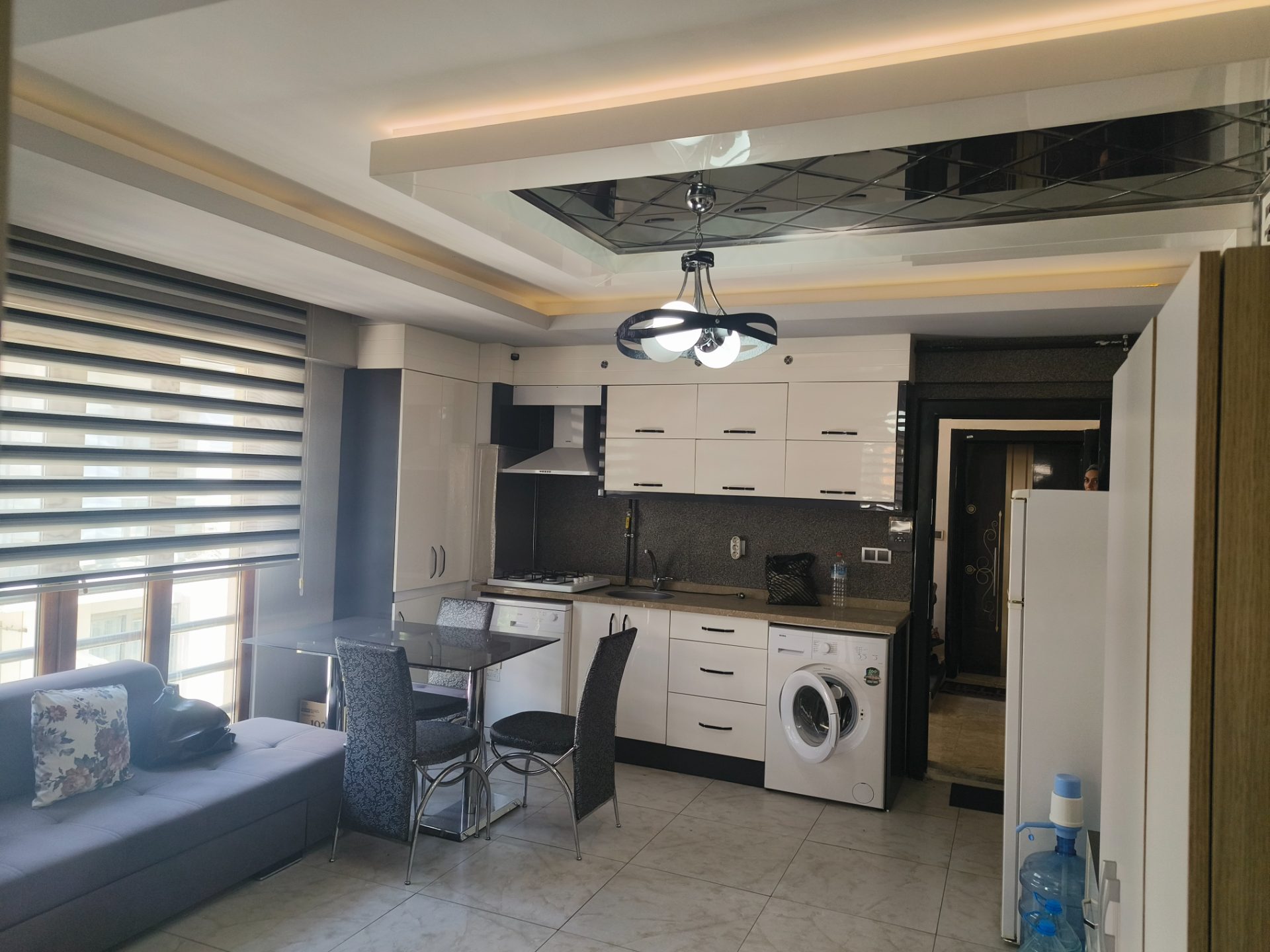 ÜNİVERSİTE YAKINI SATILIK APART